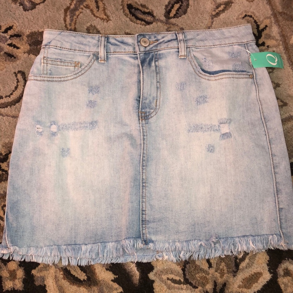 Q summer skirt ☀️